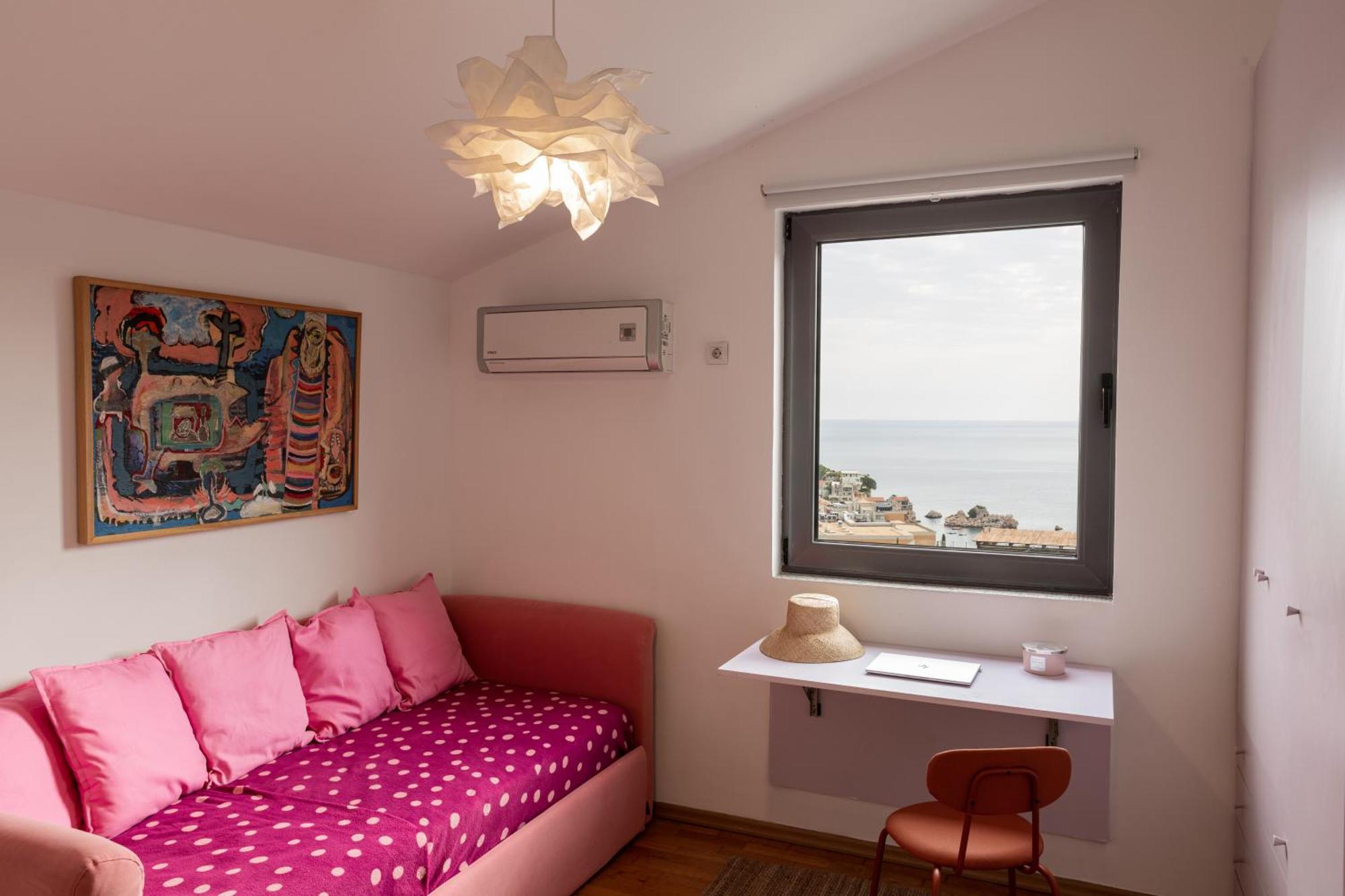Luxe Azure * Sveti Stefan